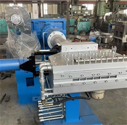 XJD-120銷(xiāo)釘濾膠后丁基阻尼減震非硫化機頭